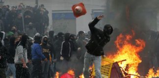 Grecia, sciopero e scontri per dire no ai tagli