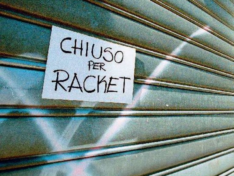 Sfrattato imprenditore vittima del racket