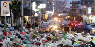 De Magistris: strategia dietro i tanti roghi