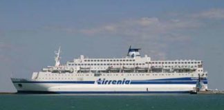 Traghetto Tirrenia bloccato a Palermo con 400 passeggeri