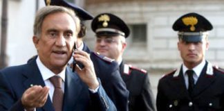 Mora, Emilio Fede indagato per bancarotta fraudolenta