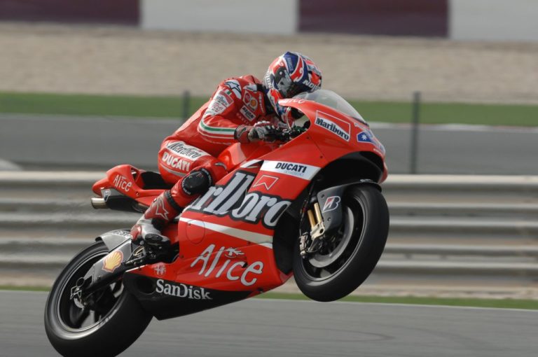 MotoGp: Stoner primo al traguardo, Rossi sesto