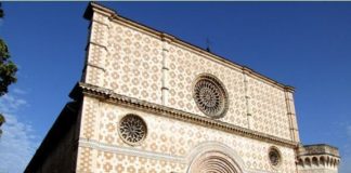 Proiettile da mortaio davanti Basilica, paura tra i fedeli