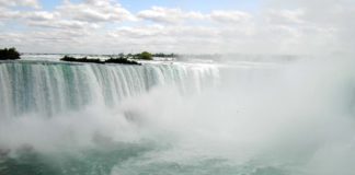 19enne giapponese precipita nelle cascate del Niagara