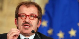 Manovra, diktat di Maroni: no tagli piccoli comuni