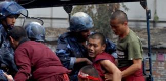 Cina, suicidi col fuoco: condannati 2 monaci