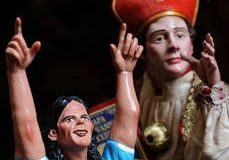 Cavani come San Gennaro dopo tripletta al Milan