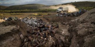 Fossa comune in Libia, ribelli: 1300 corpi trucidati