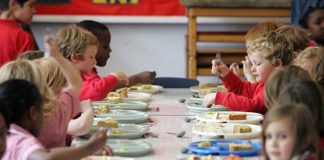 Altroconsumo: nelle mense scolastiche pesticidi nei cibi