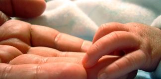 Cina, bimbo muore dopo parto ritardato per data infausta