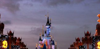Disneyland Parigi, deraglia trenino: feriti due bambini