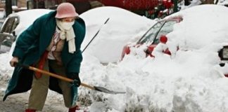 Nevicata in Usa, 2 milioni di famiglie al buio