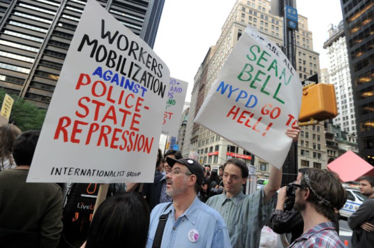 Usa, Occupy Wall Street prende di mira i tribunali