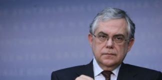 Grecia, Papademos vara governo salvezza nazionale