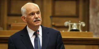 Grecia, governo Papandreou con le ore contate