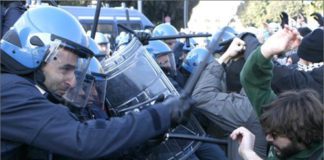 Monti alla Bocconi, tensioni all’esterno