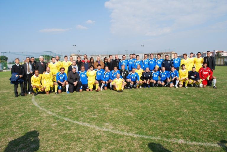 Dai un calcio alla violenza, festa al Bisceglia
