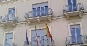 Nel catanese, tagli ai servizi essenziali per salvare indennità