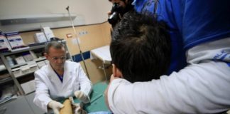 Botti, esplode petardo: ferito ragazzo di 14 anni