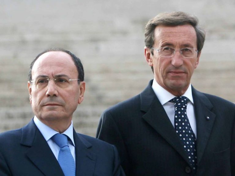 Schifani e Fini: tagliare gli stipendi ai parlamentari