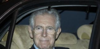 Monti ai giovani: “Che monotonia il posto fisso”