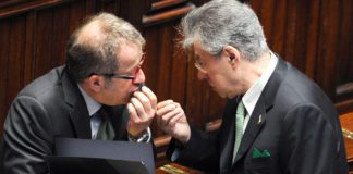 Lega in piazza, Bossi: governo infame