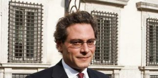 Viceministro: chi si laurea dopo i 28 anni è sfigato