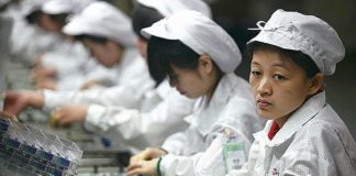 Foxconn, in fabbrica anche minori di 14 anni