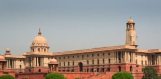 Film porno in assemblea, si dimettono tre ministri indiani