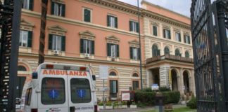 Donna legata a barella, sospesi dirigenti Umberto I