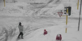 La denuncia: “Siamo isolati, ma il comune latita”