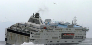 Maltempo, passeggeri bloccati da ieri su traghetti