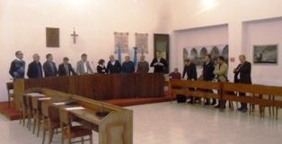 Opposizione diserta assise, seduta lampo