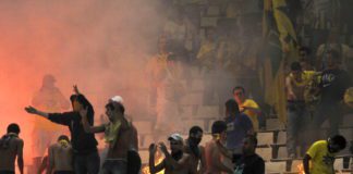 Derby ateniese, lanciate molotov: 20 feriti, 50 arresti