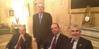 Vertice con Monti, Casini twitta foto