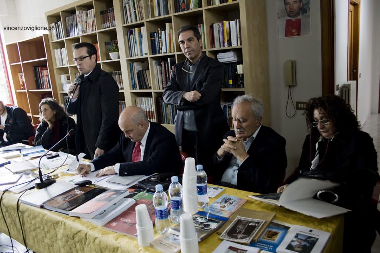 Punto di lettura in villa boss Zagaria