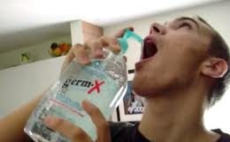 Usa, disinfettante mani come droga: è allarme