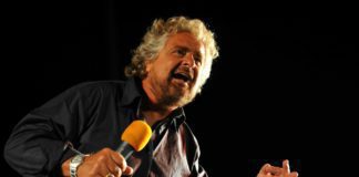 Grillo: partiti peggio di mafia, strangolano vittime