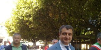 Abbate in piazza con la Cgil: lavoro priorità