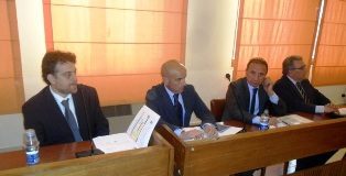 “Basta far west nele piazze comunali”