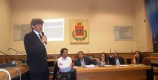 Dissesto, dibattito infuocato in aula consiliare