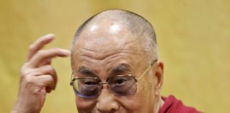 Il Dalai Lama in Emilia tra i terremotati