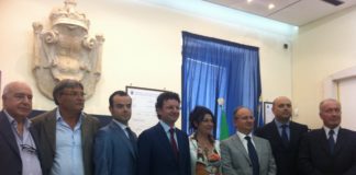 Lettieri presenta la giunta: verifica tra un anno