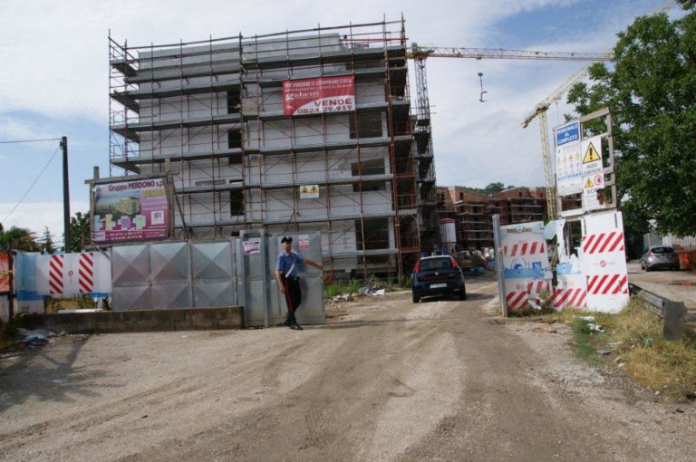 Cade da impalcatura, muore operaio di San Cipriano