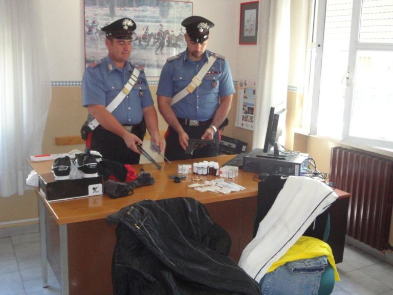 Topo d’appartamento in cella dopo inseguimento