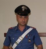 In giro con un bastone, denunciato