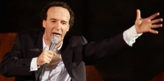 Bersani uno zombie, Benigni: “Alzati e cammina”