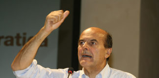 Bersani contro Grillo e Di Pietro: fascisti del web