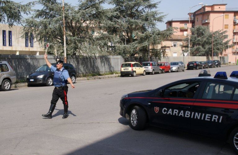 Evade dai domiciliari, arrestato