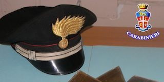 Bloccati con mezzo chilo di hashish, due arresti